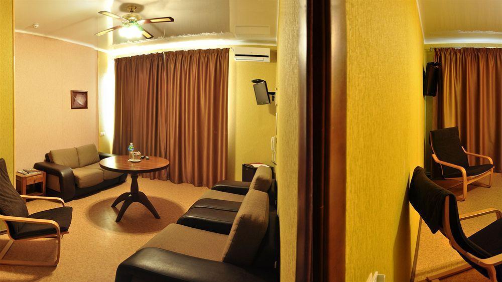 Hotel An-2 Charków Zewnętrze zdjęcie