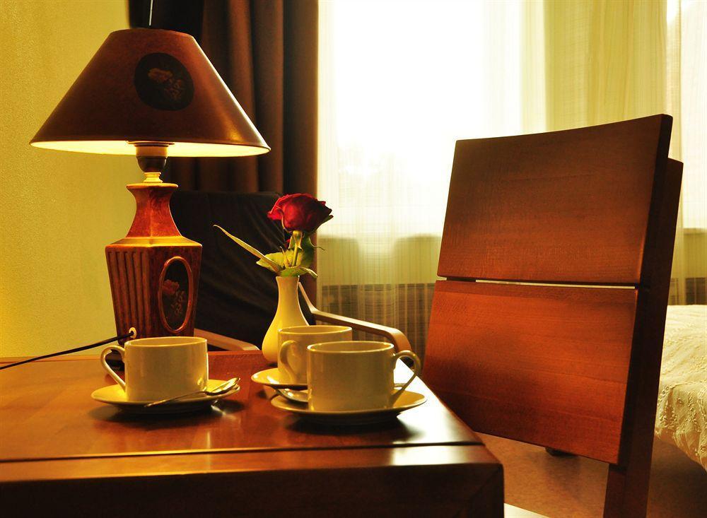 Hotel An-2 Charków Zewnętrze zdjęcie