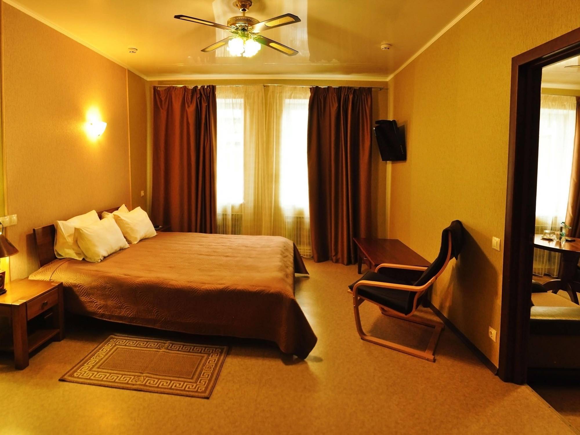 Hotel An-2 Charków Zewnętrze zdjęcie