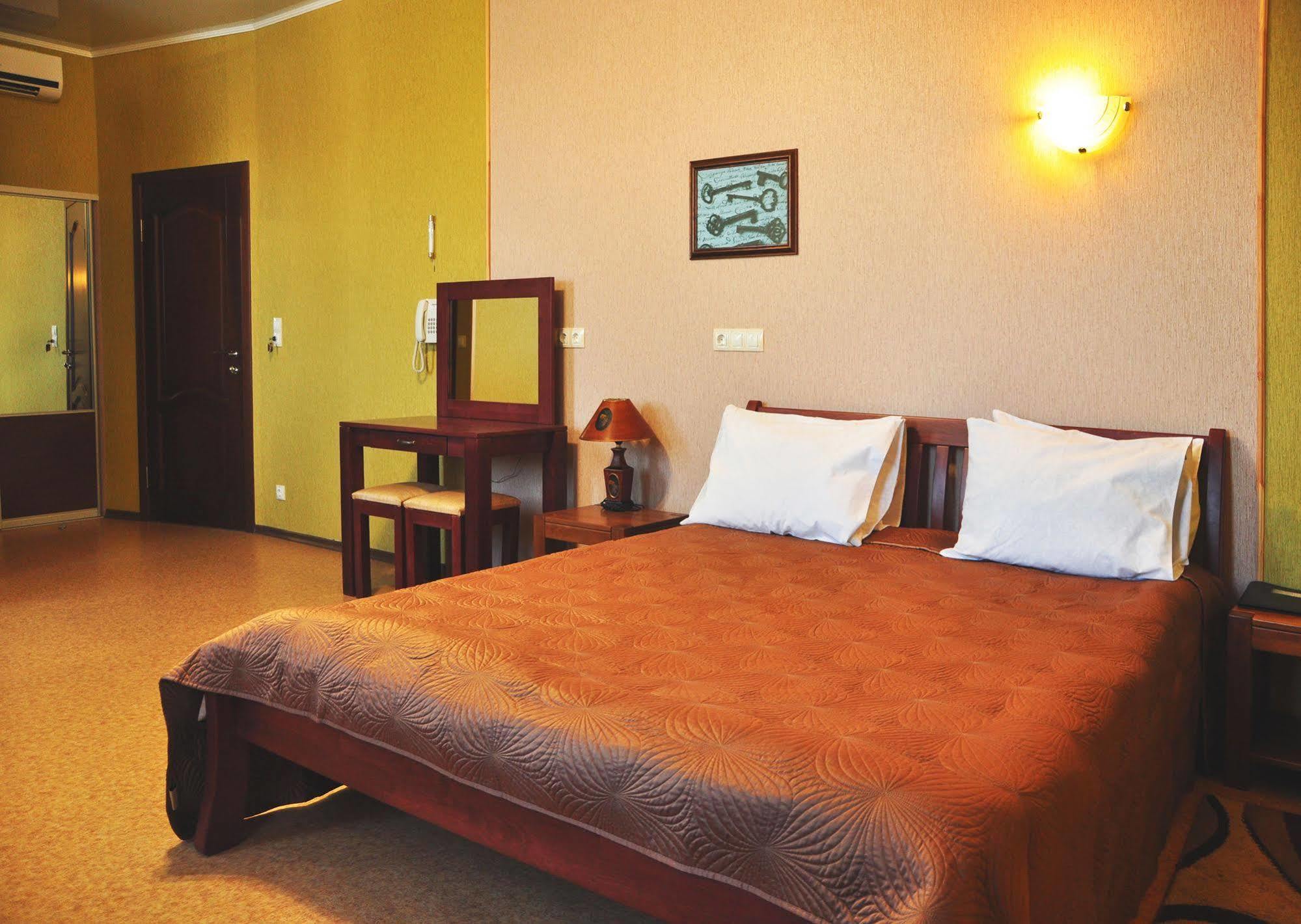 Hotel An-2 Charków Zewnętrze zdjęcie